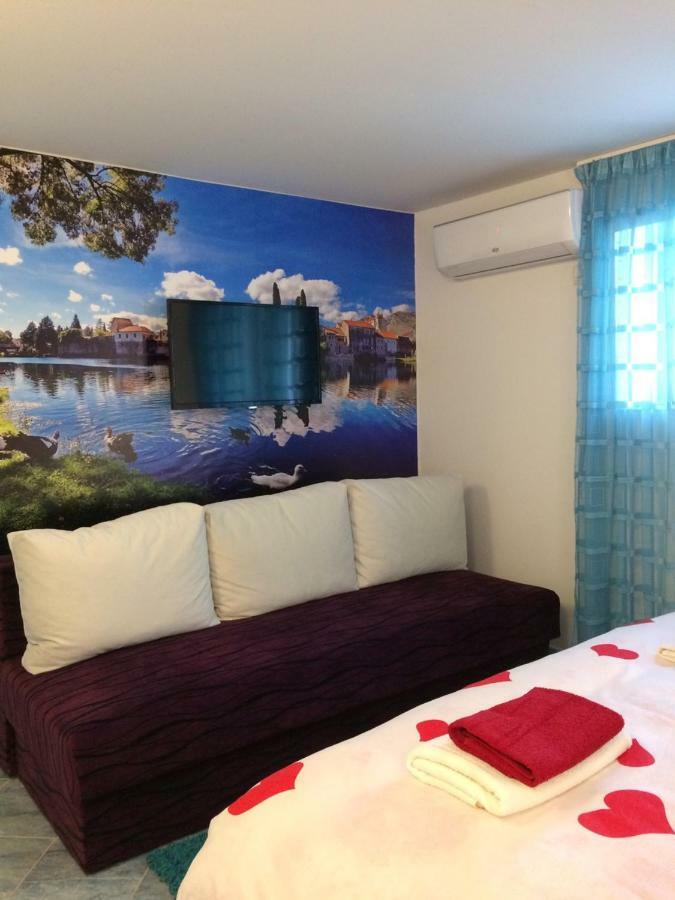 Apartment Voortex Требине Екстериор снимка
