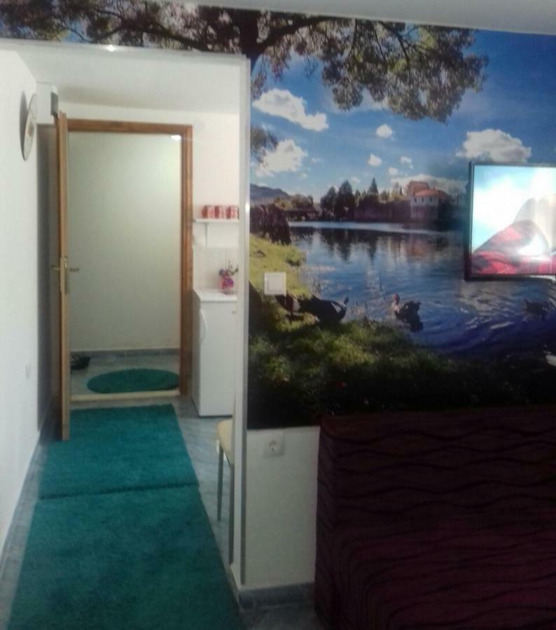 Apartment Voortex Требине Екстериор снимка