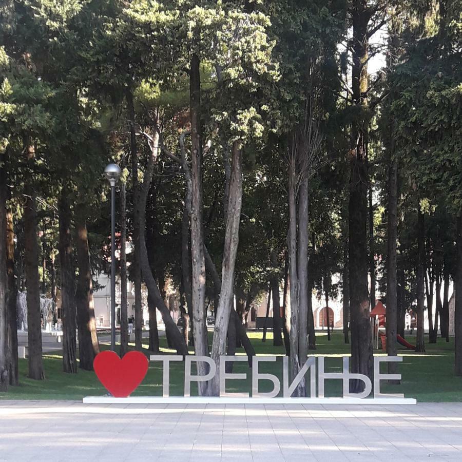 Apartment Voortex Требине Екстериор снимка